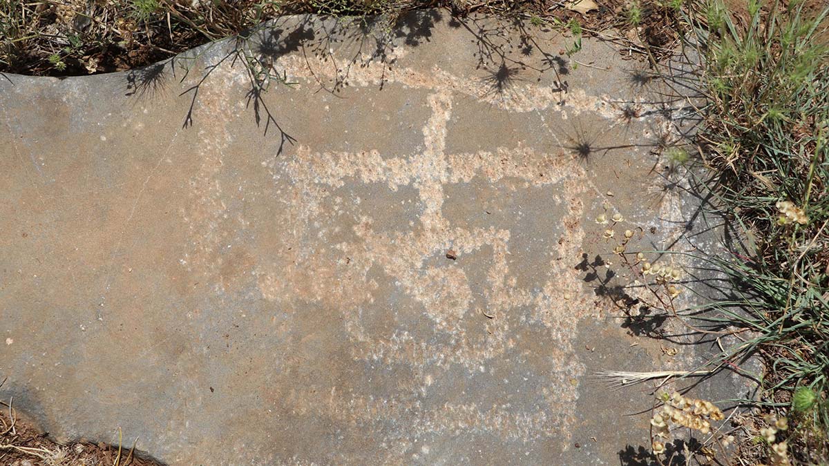 Denizli'de tarihi kaya resimleri bulundu