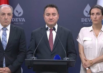 Devlet memuru vatandaşa parmak sallayamaz