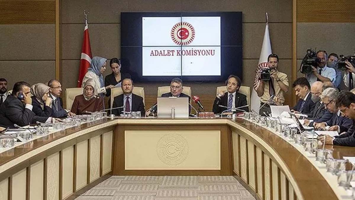 Dezenformasyon düzenlemesi, kabul edildi