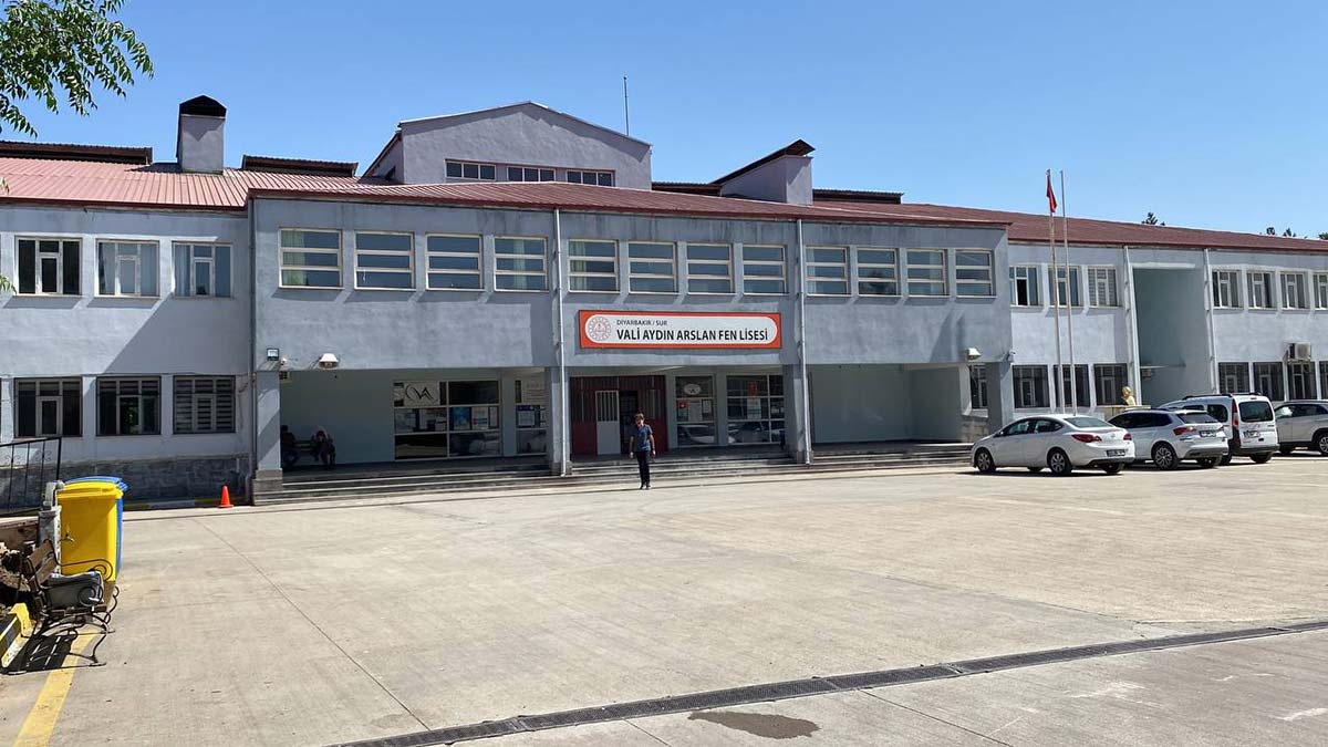 Dicle Nehri'nde boğulan 3 liselinin okulunda yas