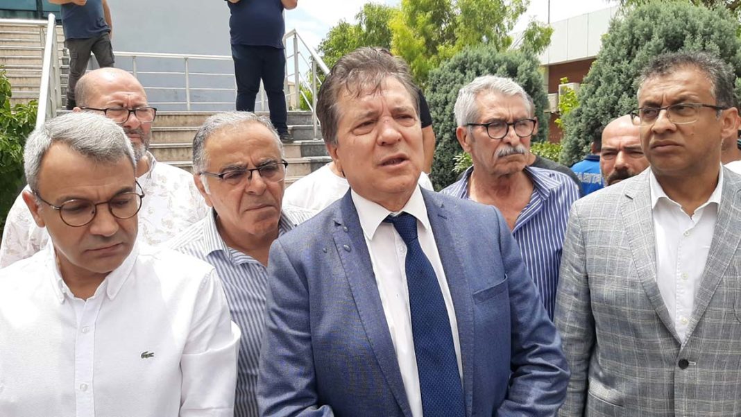 Edremit Belediye Başkanı Arslan darbedildi