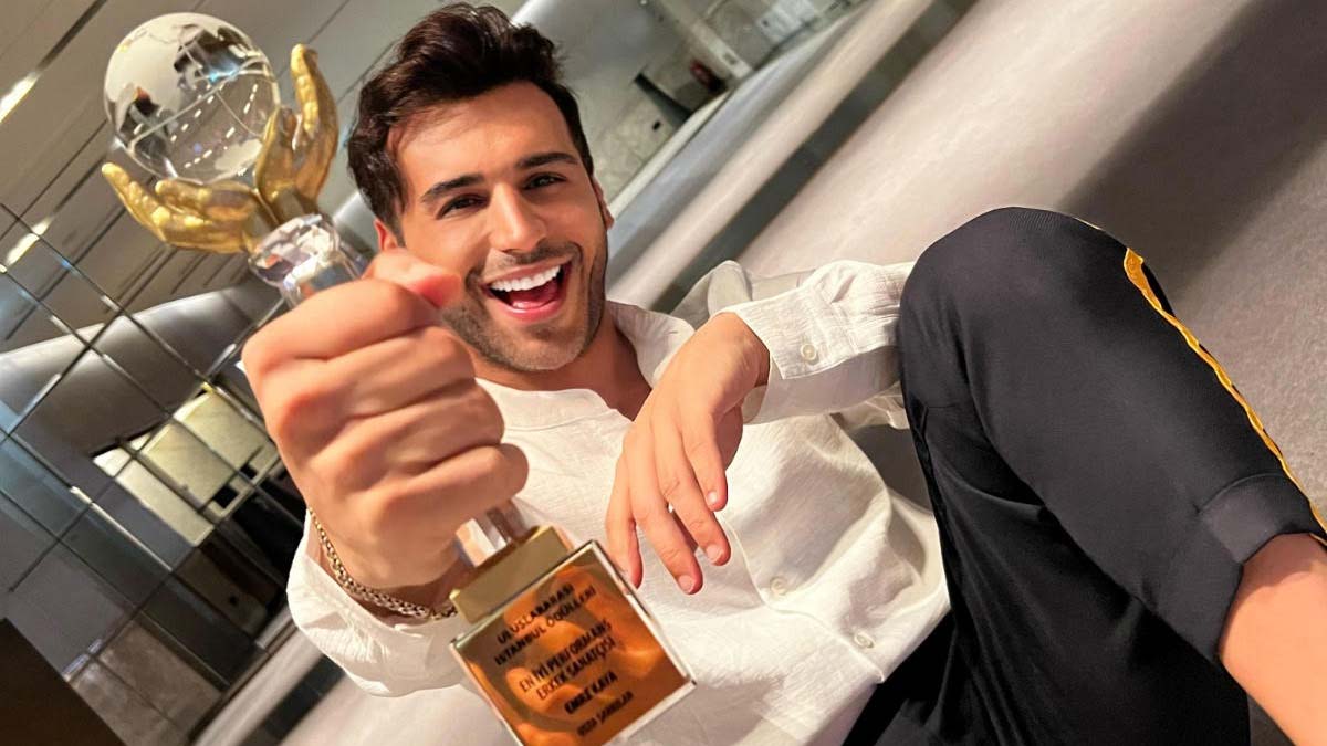 Emre Kaya'nın 'Usta Şarkılar' projesine ödül