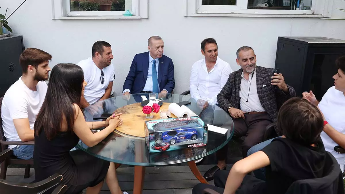 Erdogan besiktas yonetimini kabul etti 1 - spor haberleri - haberton
