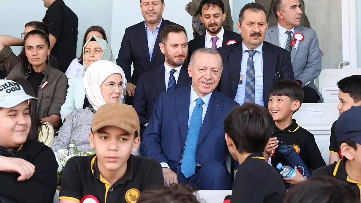 Erdogan karne dagitim torenine katildi 2 - politika - haberton