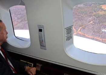 Erdoğan yangın bölgesini havadan inceledi