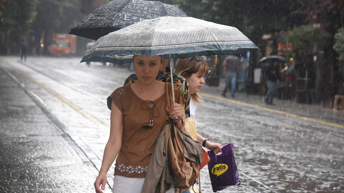 Eskişehir'de sağanak etkili oldu