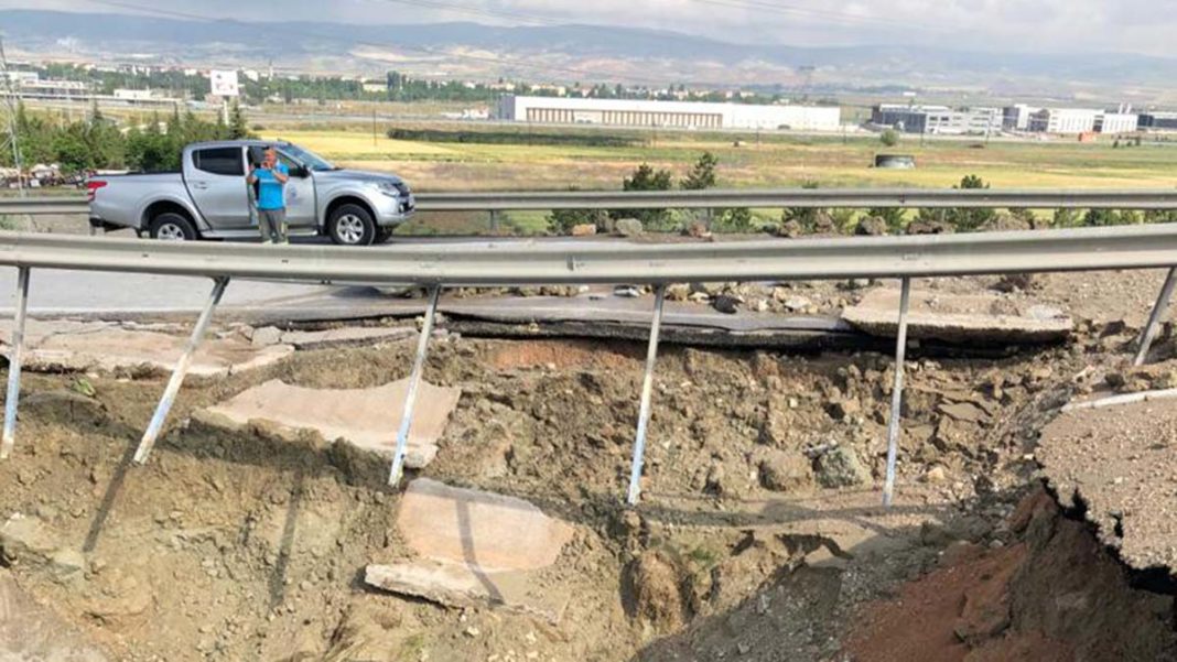 Şiddetli yağış Çamlıdere Barajı isale hattına zarar verdi