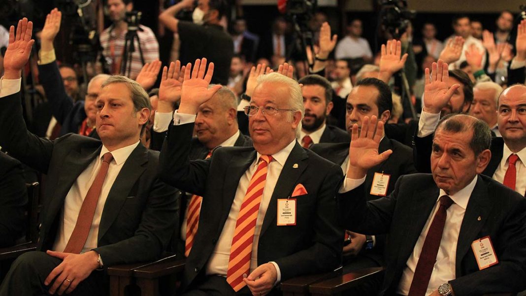 Galatasaray'da seçimli genel kurul başladı