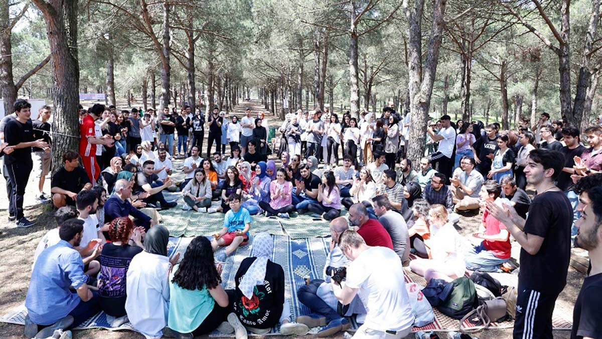 Gençlere YKS öncesi moral pikniği