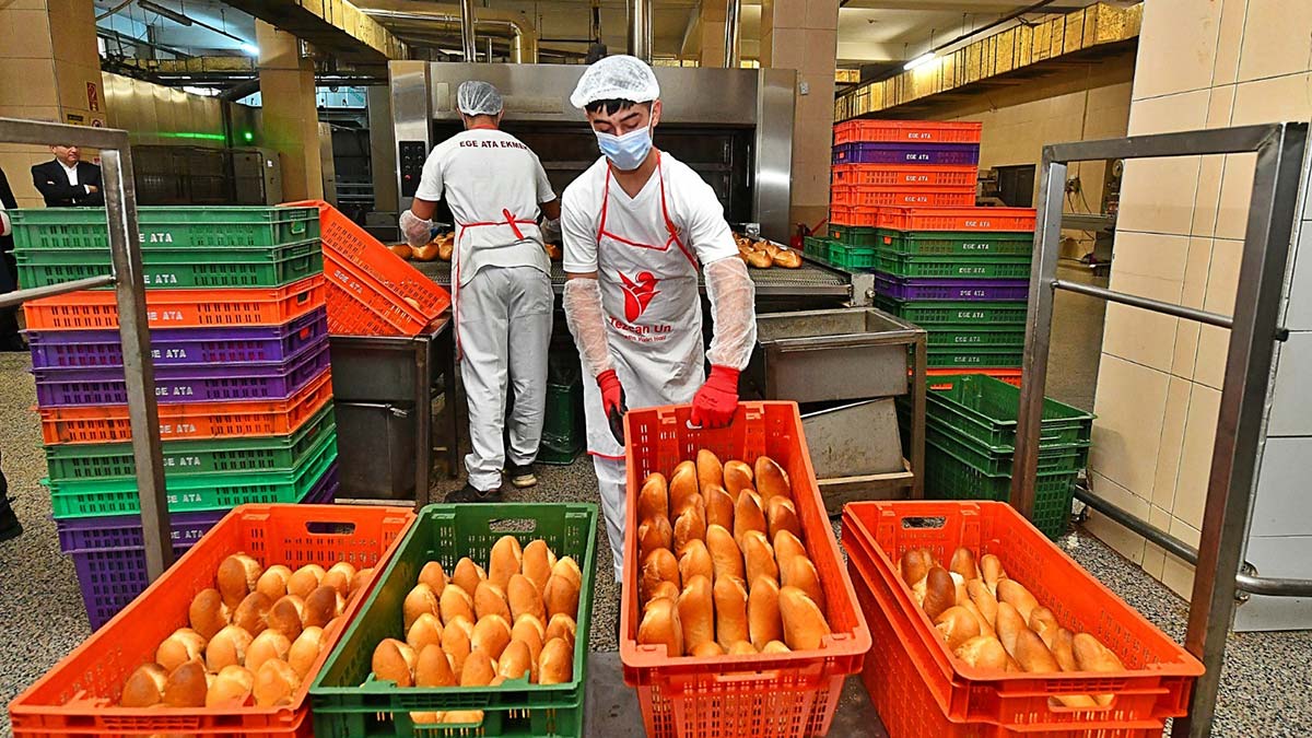 Halk Ekmek ile dar gelirliye ekmek yardımı