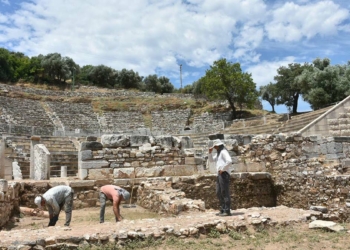 Helenistik Tiyatro'nun sahne binası ortaya çıktı