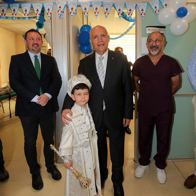 Yenimahalle’nin minikleri sünnet oldu