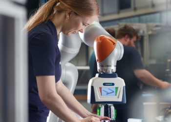Schunk 5 parmaklı insansı eli ürününü sergileyecek
