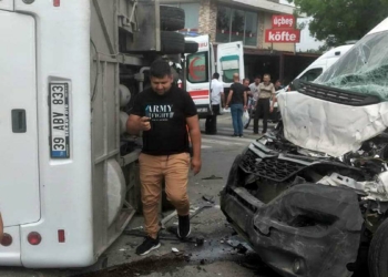 İşçi servisi ile minibüs çarpıştı: 11 yaralı