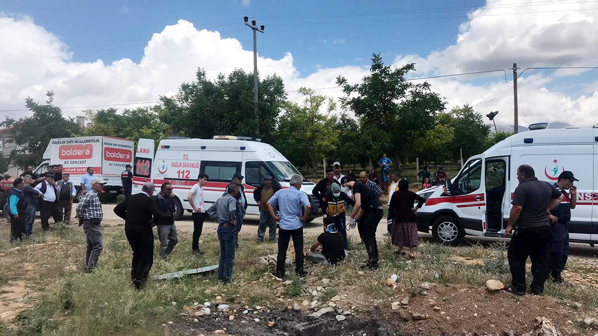 Isparta'da patpat devrildi: 1 ölü, 3 çocuk yaralı