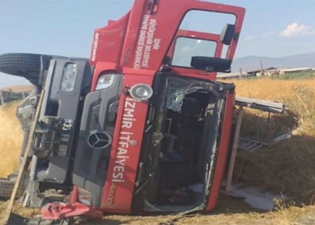 İtfaiye aracı devrildi; 3 itfaiye eri yaralandı