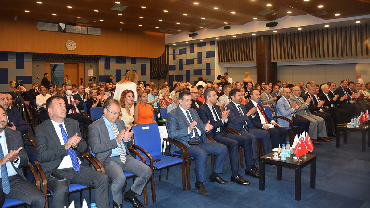 İzmir'de Sağlık Turizmi Zirvesi yapıldı