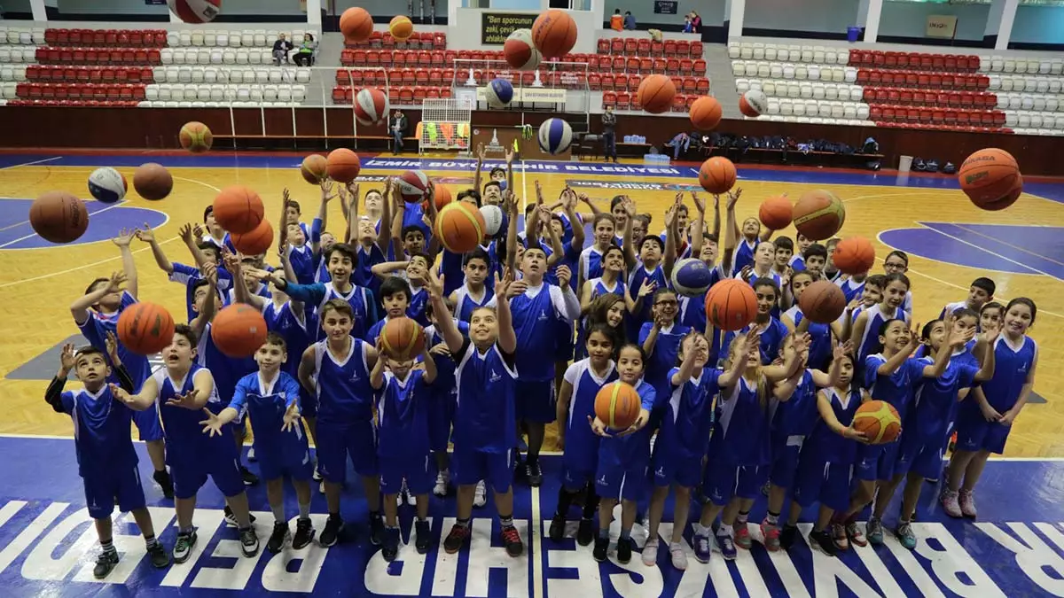 İzmir'de yaz spor okulları 20 haziran'da açılıyor