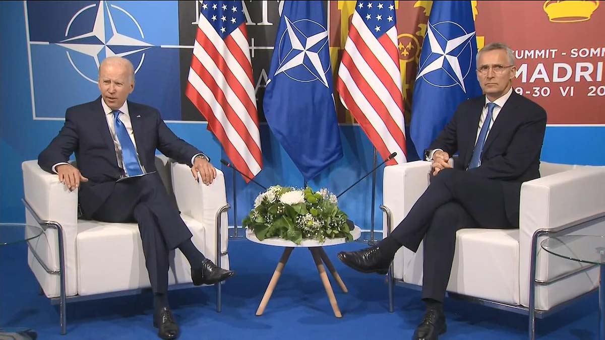 Joe Biden Stoltenberg tarafından karşılandı