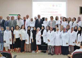 Kadınlar, mozerella peyniri yapımını öğrendi