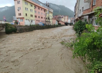 Karabük'te yağış sonrası dereler taştı