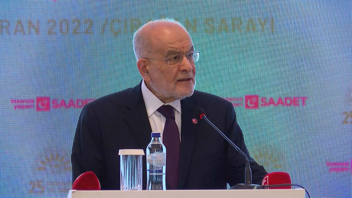 Karamollaoğlu D-8 etkinliğinde konuştu