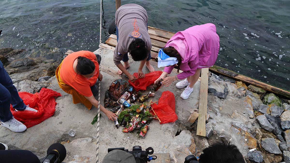 Kartal'da deniz ve sahil temizliği yapıldı