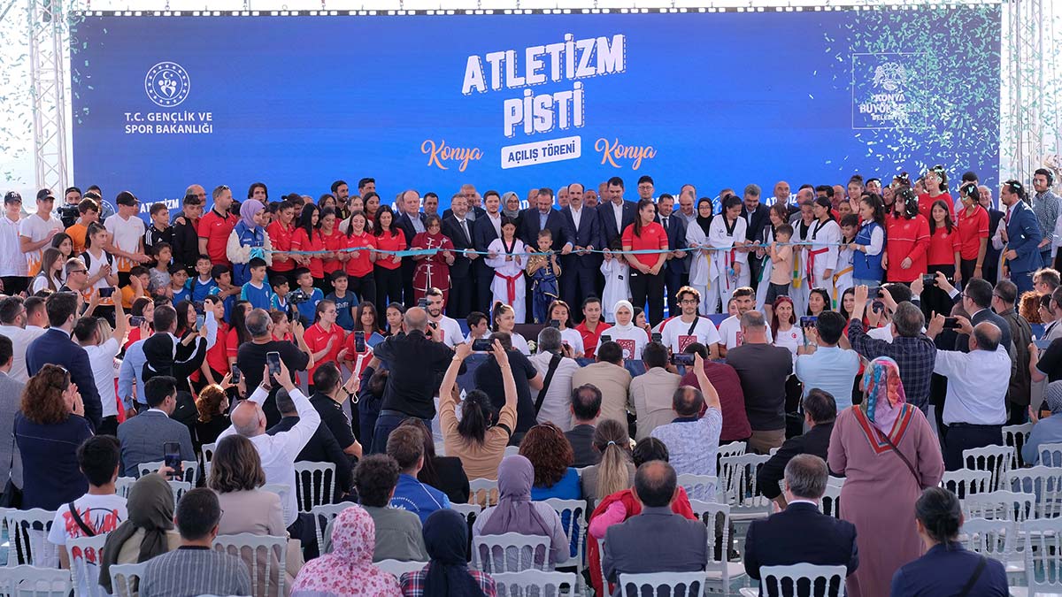 Kasapoğlu, Konya atletizm pistini açtı
