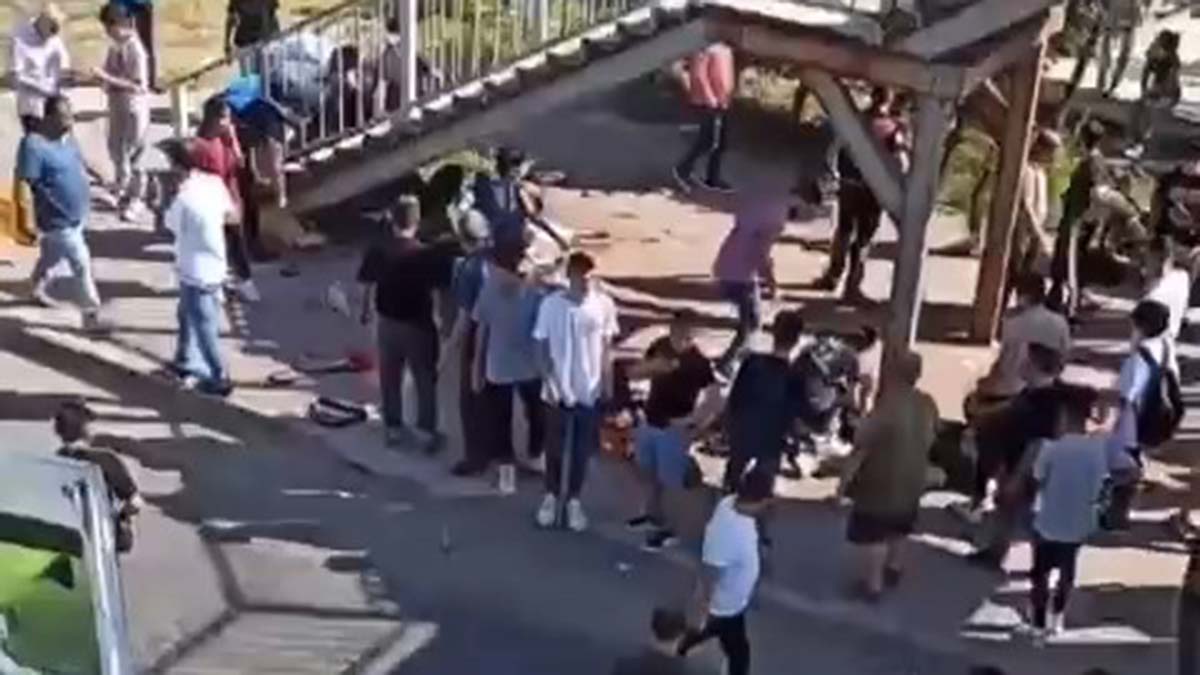 Kumburgaz'da otomobil durağa girdi: 13 yaralı