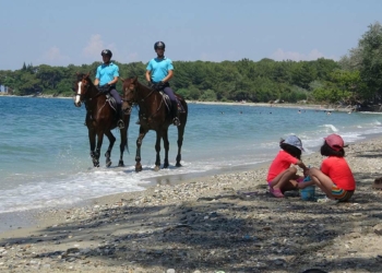 Kuşadası sahilini, atlı jandarmalar koruyacak