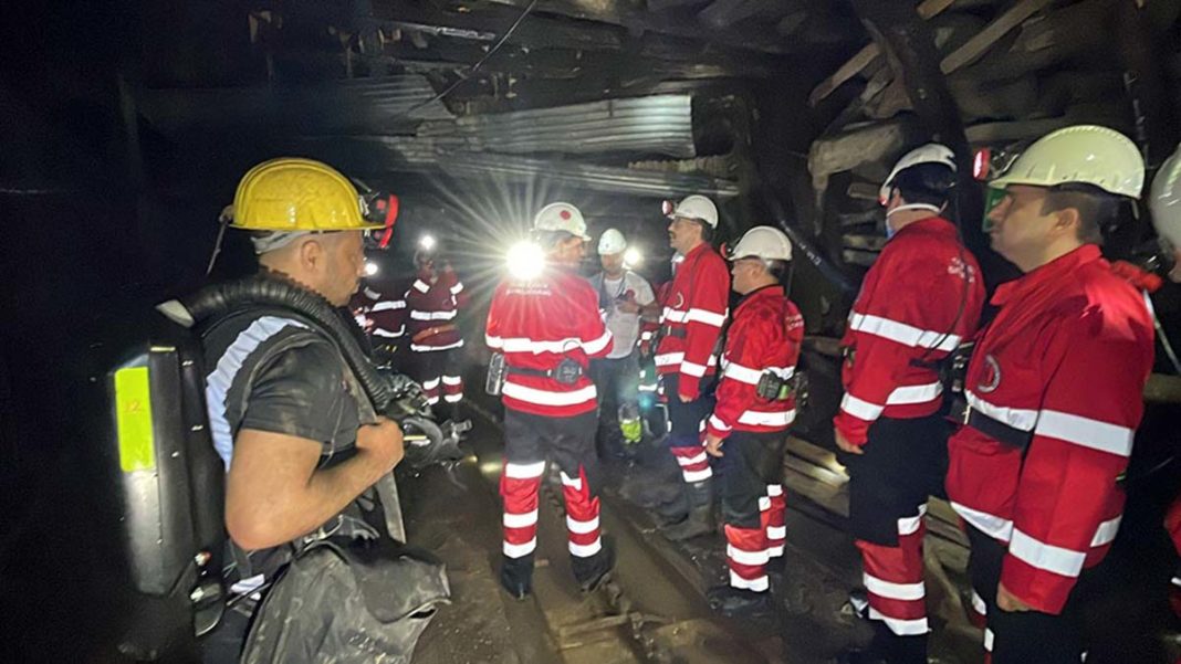 Kütahya'da maden ocağında göçük tatbikatı