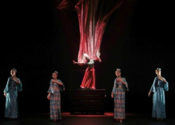'Lazgi-Ruhun ve Aşkın Dansı' sahnelendi