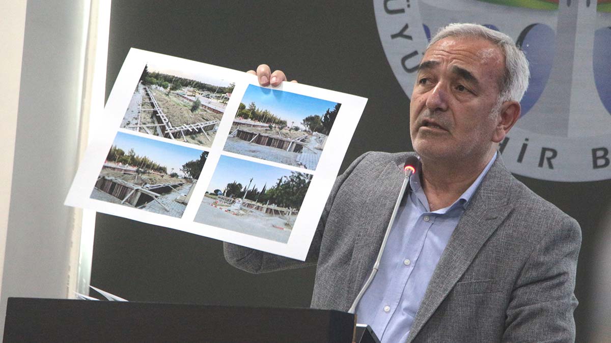 'Mezarlıkta yeşil alanlar satılarak definler yapıldı'