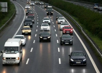 Otoyollarda otomobillerin hız sınırı yükseltildi