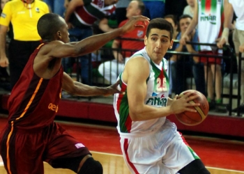 Pınar Karşıyaka'da ilk transfer Kenan Sipahi