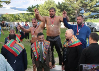 Recep Kara başpehlivanlığı kazandı