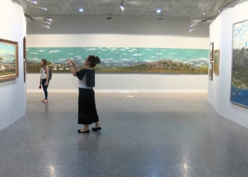 Ressam Gökçebağ'ın 65 yıllık koleksiyonu sergide