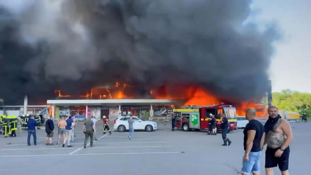 Rus ordusu Ukrayna'da AVM'yi vurdu