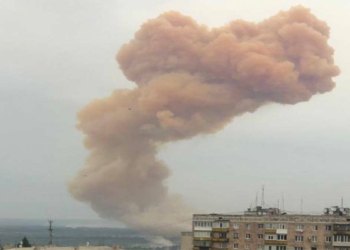 Rusya'ya zehirli nitrik asit tankı bombaladı