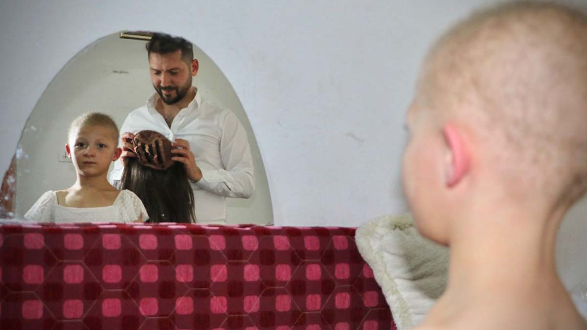 Saçı olmayan kız çocuklarına ücretsiz peruk