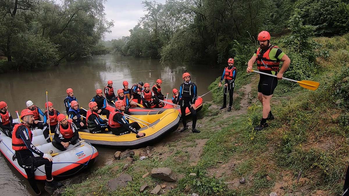 Sel başlayınca yükseğe çıkıp geçmesi beklenmeli