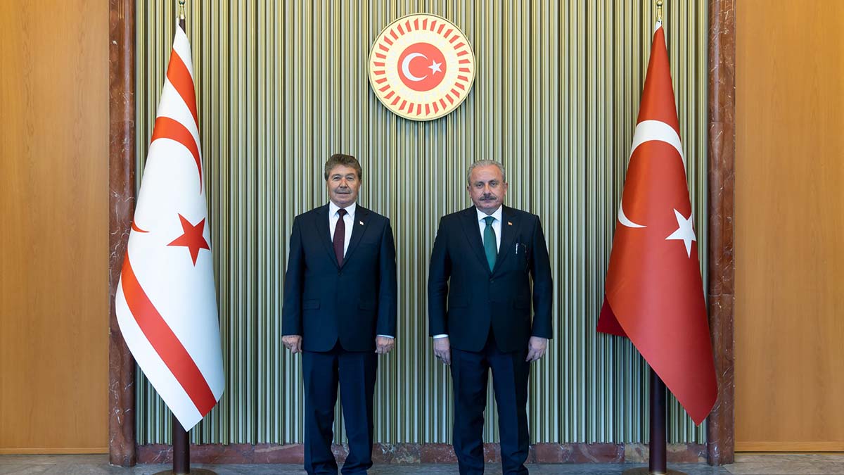 Şentop, KKTC Başbakanı Ünal Üstel'i kabul etti