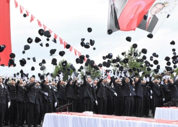 Sivas'ta polis adayları mezun oldu