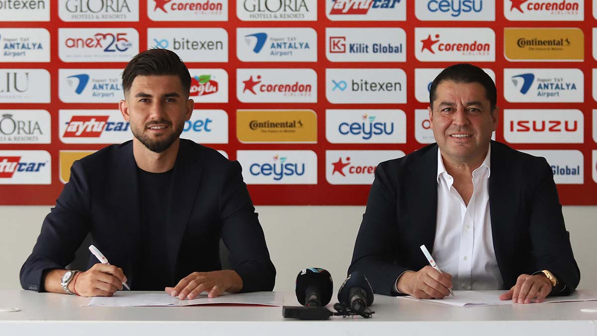 Soner Aydoğdu, Antalyaspor'a imzayı attı