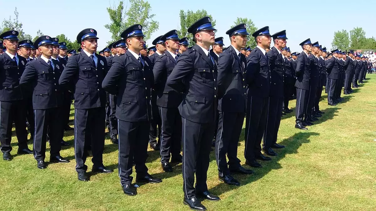 Soylu polis akademisi mezuniyetinde konustu 1 - yerel haberler - haberton