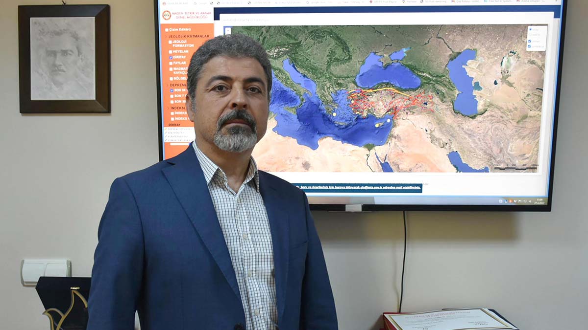 Sözbilir Balıkesir'de fay parçalarına dikkat çekti