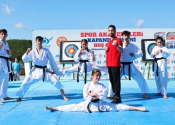 Spor Akademileri mezuniyeti coşkuyla kutladı