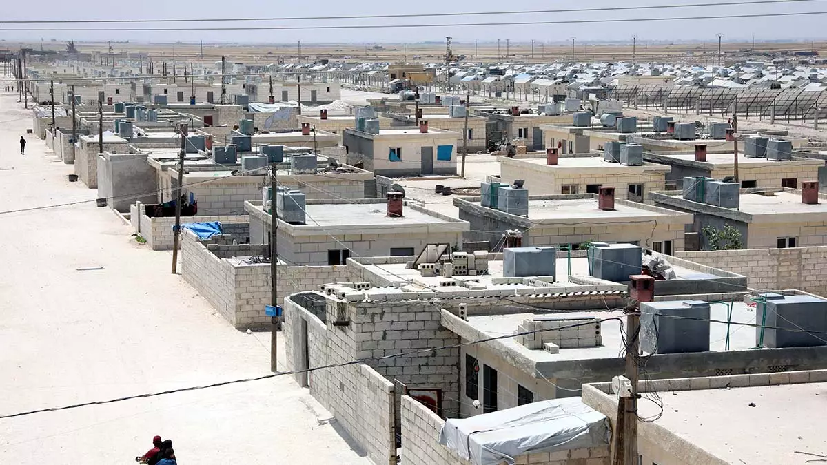 Suriyelilerin briket evlere yerleşme mutluluğu