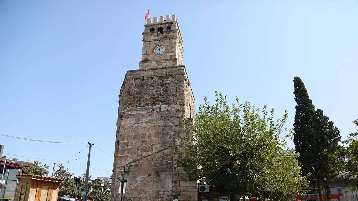 Tarihi saat kulesinin orijinal saati calinmis 1 - yaşam - haberton