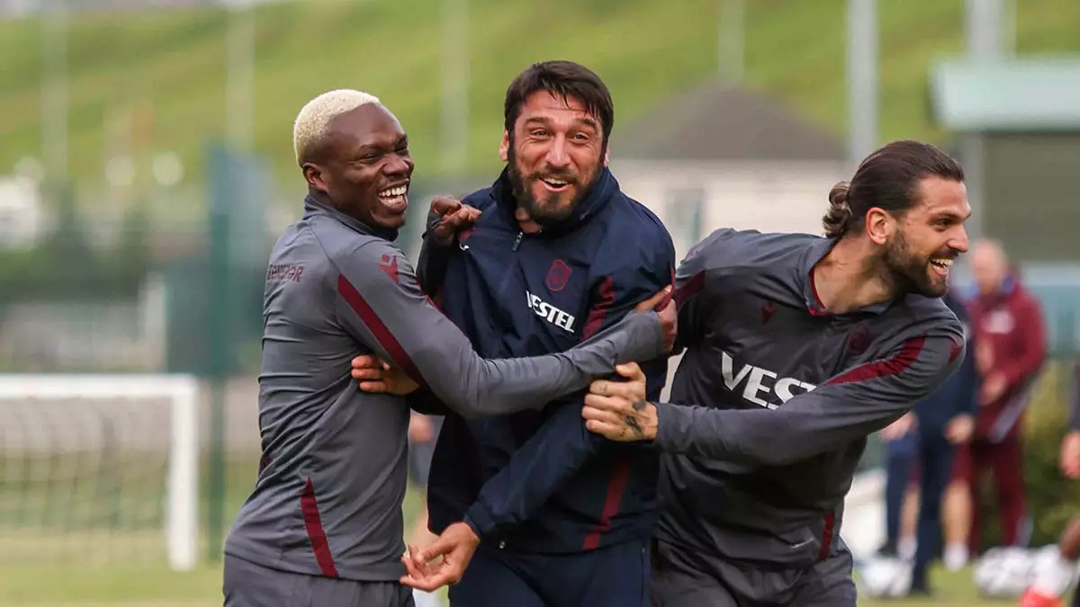 Trabzonspor'da egemen korkmaz ekipten ayrıldı